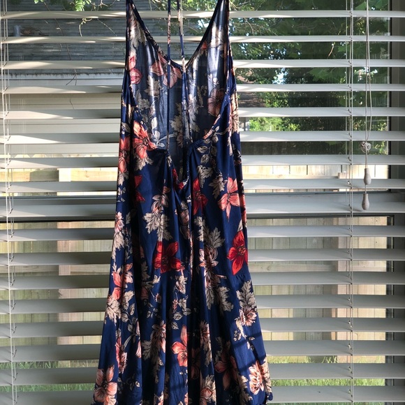 Forever 21 strap halter dress - Picture 2 of 2